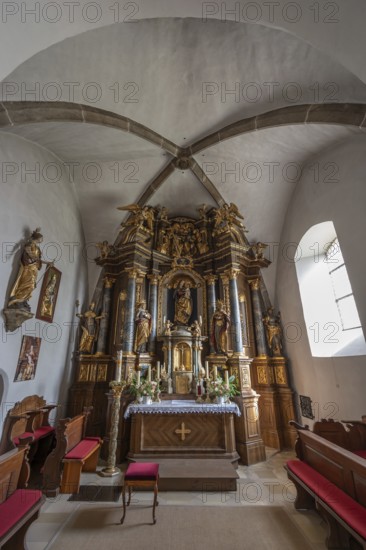 Baroque high altar, created 1726 to 1727, Church of the Nativity of Mary, fortified church, third largest fortified church in Germany, Hannberg, Middle Franconia, Bavaria, Germany