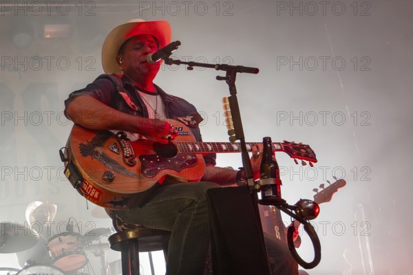Sascha Vollmer (Hoss Power), singer of the band The BossHoss on their Back To The Boots Tour 2025 at Capitol Hannover on 3 October 2025