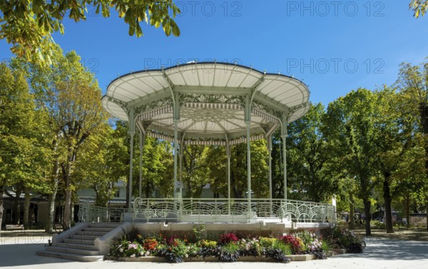 Vichy, listed as World Heritage by UNESCO. Park bandstand. Source Park. Allier. Auvergne Rhone Alpes. France