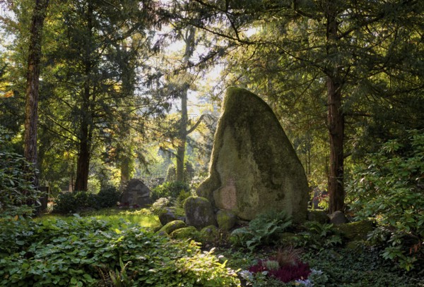 Gravesite, Tomb, Grave of the family entrepreneur Robert Bosch, Margarete Bosch-Woerz, Waldfriedhof, Stuttgart, Baden-Württemberg, Germany