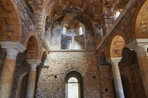 Metropolis, Metropolitan Church of Agios Dimitrios Mystras, interior of a church with massive stone walls and impressive arches, Mystras, Mistra, UNESCO World Heritage Site, Medieval Byzantine ruined city, north-west of Sparta, foothills of the Taygetos Mountains, Peloponnese, peninsula, Greece