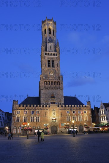 Illuminated Belfry in the historic city centre of Bruges in the evening light, Belfort and City Halls, City Halls at the Grote Markt, Market Square, UNESCO World Heritage Site, Bruges, Flanders, Belgium
