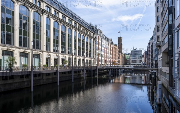 Building and canal Bleichenfleet, behind building Alte Post with tower, Hamburg Mitte, Hamburg, Germany
