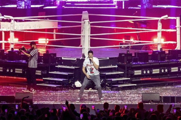 Vincent Stein (singer of the band SDP) at the Arena Tour 2025 of FiNCH in the ZAG Arena in Hanover on 08.10.2025