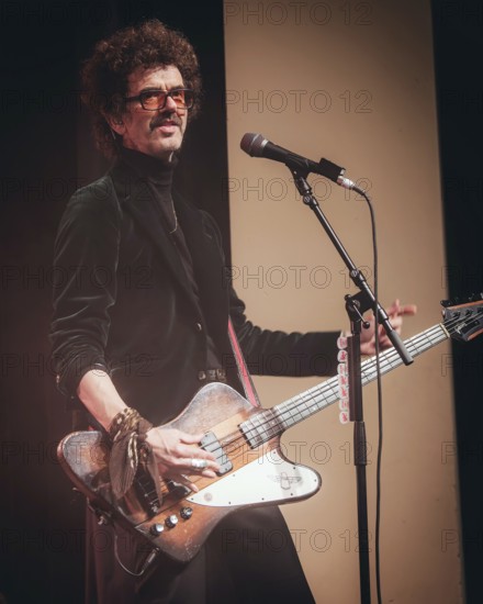 Frankie Poullain from The Darkness live on Dreams On Toast Tour at Metropol Berlin on 10/10/2025