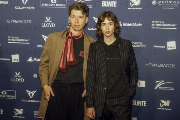 Tonio Schneider and Lia von Blarer on the red carpet in front of the award ceremony at the Pullmann Berlin Schweizerhof, Berlin, 09.10.2025
