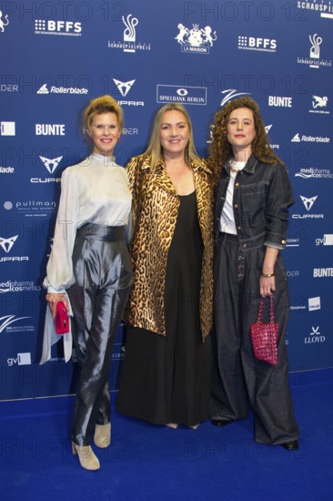 Leslie Malton, Nike Emich (BUNTE) and Klara Deutschmann, DEUTSCHER SCHAUSPIELPREIS 2025, Red Carpet at PULLMAN BERLIN SCHWEIZERHOF, Berlin, 09.10.2025