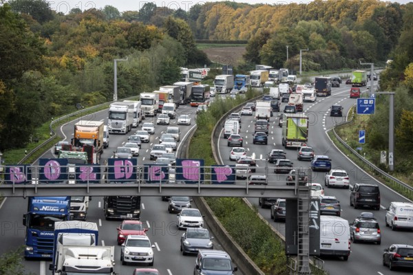 Traffic jam on the A3 motorway between the Hilden junction and the Mettmann junction, view to the north, traffic jam due to construction work, North Rhine-Westphalia, Germany