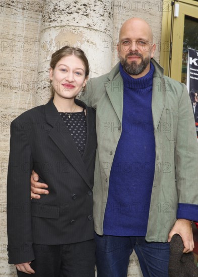 Tibor Locher and Johanna Marie Bourgeois at the annual press conference for the 2025/2026 season at the Theater am Frankfurter Tor. Berlin, 07.10.2025