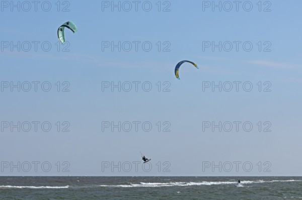 Kitesurfer jumping, Baltic Sea, Falshöft, Pommerby, Schleswig-Holstein, Germany