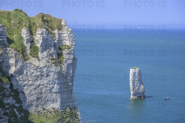 Aiguille de Belval, hike from Yport to Etretat along the chalk cliff coast, Département Seine-Maritime, France