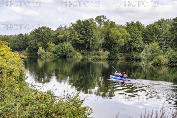 Kayaking on the Ruhr near Hattingen, direction Bochum, hire canoes, North Rhine-Westphalia, Germany