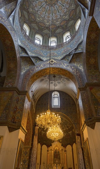 Elaborately decorated church dome with a large chandelier and artistic details, Inside the historic, most important Armenian Orthodox cathedral, UNESCO World Heritage Site, Echmiadzin, Echmiadzin, Ejmiacin, Vagharshapat, Vagharshapat, Vagharshapat, Valaršapat, Vagharshapat, Armavir province, Armenia