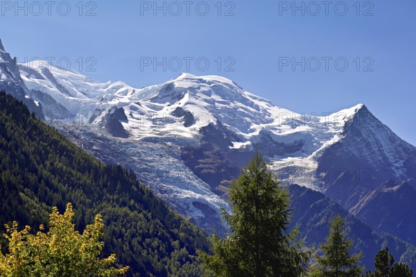From left snow-covered Mont-Blanc, Vallot Hut, Dome du Goûter, Aiguille du Goûter, Chamonix-Mont-Blanc, Haute-Savoie, France