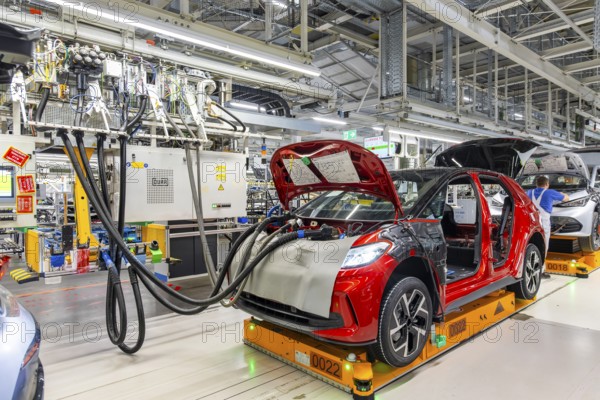 Electric car production in the assembly halls of VW in Zwickau, Zwickau, Saxony, Germany