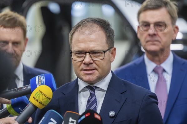 Federal Environment Minister Carsten Schneider during his visit to the Volkswagen vehicle plant in Zwickau, Zwickau, Saxony, Germany