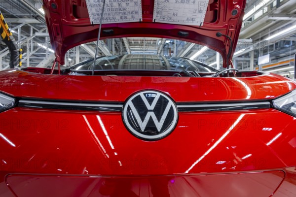 Electric car production in the assembly halls of VW in Zwickau. VW logo, Zwickau, Saxony, Germany