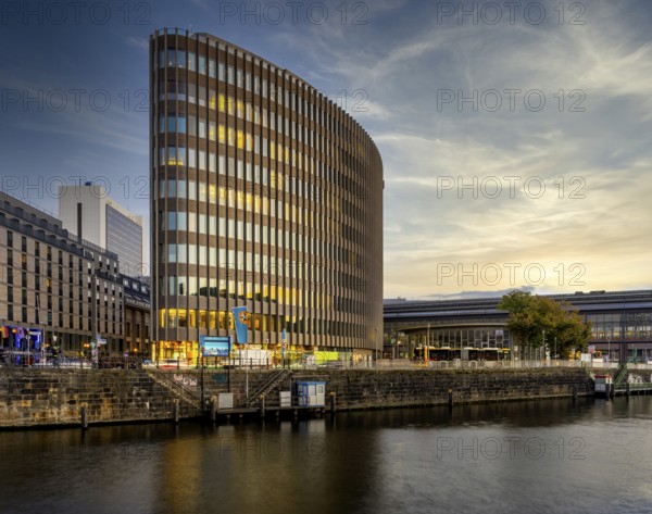 Office complex of Ernst & Young Law GmbH Rechtsanwaltsgesellschaft Steuerberatungsgesellschaft, Friedrichstraße am Spreeufer, Berlin, Germany