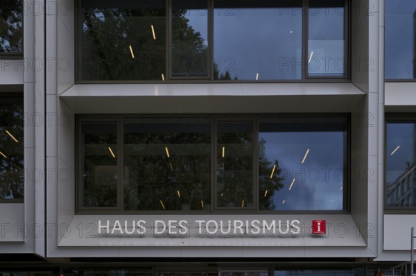 New House of Tourism, HdT, Tourist Office, Marketplace, Stuttgart, Baden-Württemberg, Germany