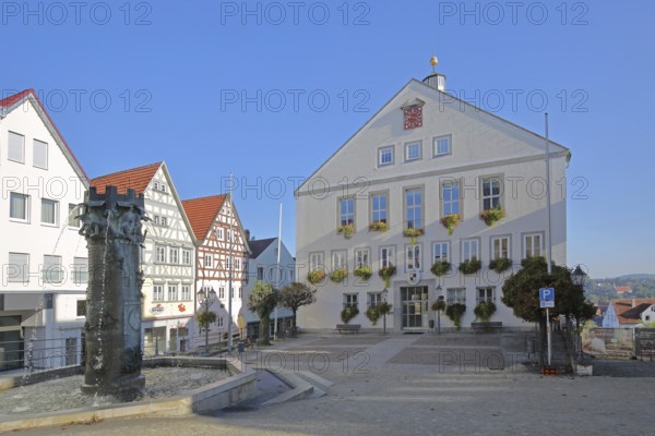 Town hall built in 1958 and town hall fountain by Klaus Ringwald 1998, market square, Hechingen, Swabian Alb, Baden-Württemberg, Germany
