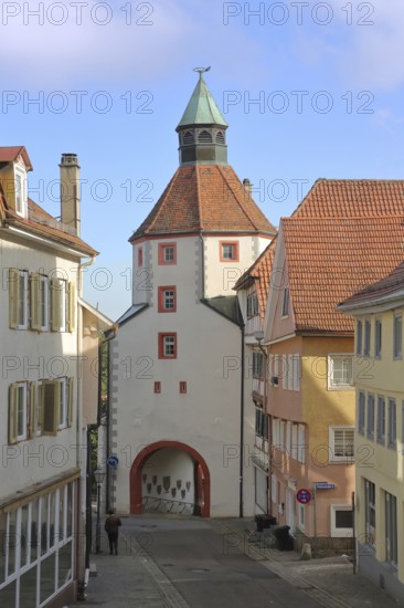 Lower tower built in 1579, town gate, town tower, houses, Hechingen, Swabian Alb, Baden-Württemberg, Germany