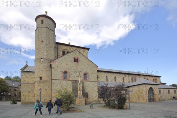 Romanesque collegiate church of St Chrysanthus and Daria, pilgrimage route, Way of St James, pedestrian, Bad Münstereifel, Ahrgebirge, Eifel, North Rhine-Westphalia, Germany