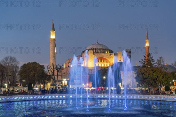 Fountain in front of the Hagia Sophia mosque at dusk, Istanbul, Turkey
