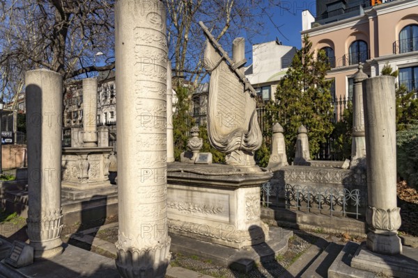 Cemetery at the mausoleum of Sultan Mahmud II with the gravestone of Tatarzade Ibrahim Pasha, Istanbul, Turkey