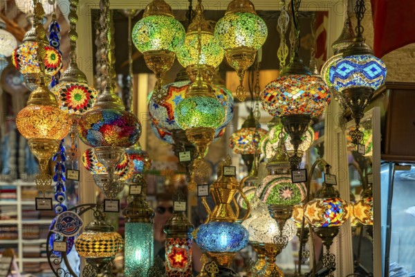 Colourful lights at the Egyptian Bazaar Misir Çarsisi or Spice Bazaar in Eminönü, Istanbul, Turkey