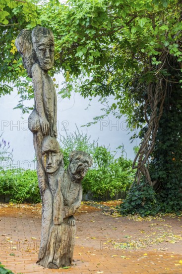 Wooden sculpture in the trendy Neustadt neighbourhood, Dresden, Saxony, Germany