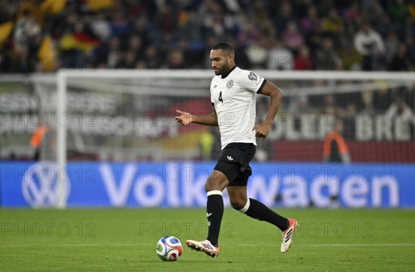 Jonathan Tah GER (04) Action on the ball in the background perimeter advertising logo Volkswagen World Cup qualifier, international match, Germany vs. Luxembourg, PreZero Arena, Sinsheim, Baden-Württemberg, Germany