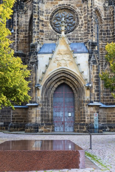 Entrance portal to Meissen Cathedral, St. Johannis and St. Donatus, Cathedral Square, Meissen, Saxony, Germany