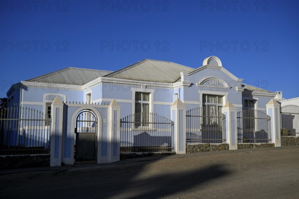 Fassade des Glück-auf-Hauses von 1912 in der Bergstraße, Lüderitz, Region Karas, Namibia