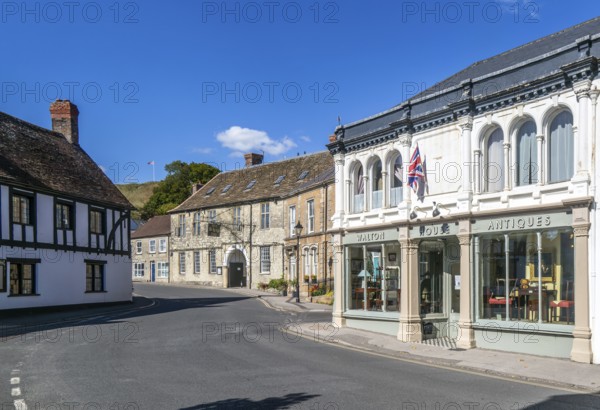Walton House Antiques shop and Old Ship Inn, Mere, Wiltshire, England, UK view from Market Place