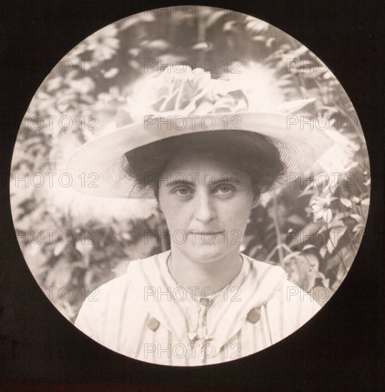 Magic lantern slide c 1900-1910 halftone portrait of woman face and head wearing hat
