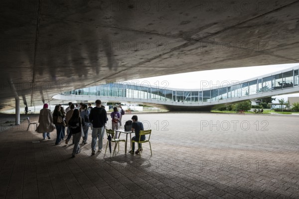 Rolex Learning Centre, SANAA architects, École polytechnique fédérale de Lausanne, EPFL, Lausanne, Switzerland
