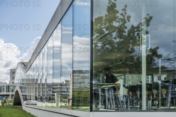 Rolex Learning Centre, École polytechnique fédérale de Lausanne, EPFL, Lausanne, Switzerland
