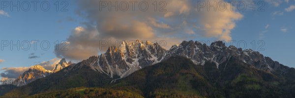 Panoramic view of the local mountains of San Candido in the evening light, Haunold, Birkenkofel, Haunold Group, Val Pusteria, Sesto Dolomites, Dolomites, South Tyrol, Italy