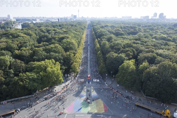 View from the Victory Column onto Straße des 17. Juni towards the Brandenburg Tor at the 51st BMW Berlin Marathon 2025 on 21 September 2025