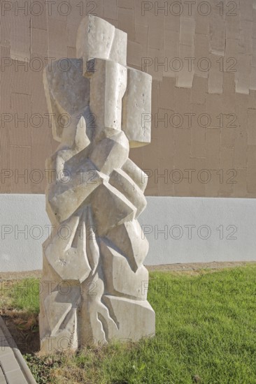 Sculpture Life by Wolfgang Rossdeutscher 2023, symbol of becoming, growth, development and unfolding, Jewish, Modern Art, Abstract Art, New Synagogue, Magdeburg, Saxony-Anhalt, Germany