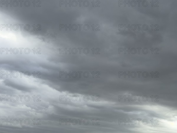 Closed wok blanket of nimbostratus clouds Rain clouds, international