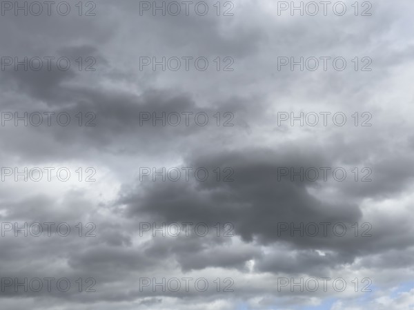 Closed cloud cover of nimbostratus clouds Rain clouds, international