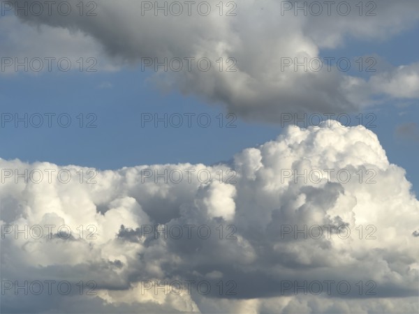 White large cumulus clouds Cumulonimbus clouds Cumulonimbus clouds under blue sky, international