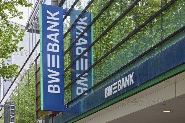 Baden-Württembergische Bank, BW-Bank, building, modern architecture, glass façade, reflections on the glass surface, trees, Königstraße, Stuttgart, state capital, Stuttgart city district, Baden-Württemberg, Germany