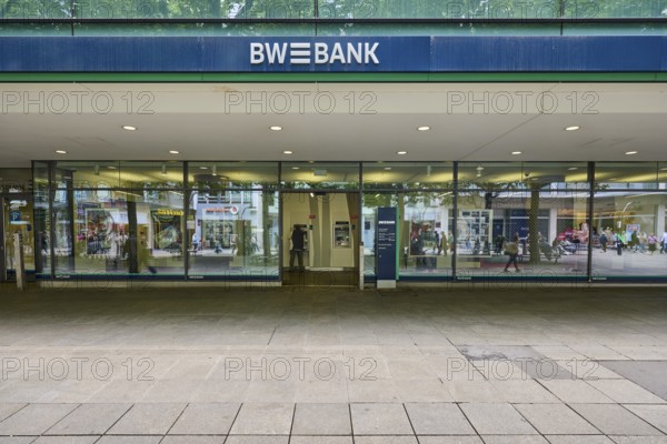 Baden-Württembergische Bank, BW-Bank, pedestrian zone, building, facade, entrance area, shop window, pavement made of paving slabs, Königstraße, Stuttgart, state capital, city district of Stuttgart, Baden-Württemberg, Germany