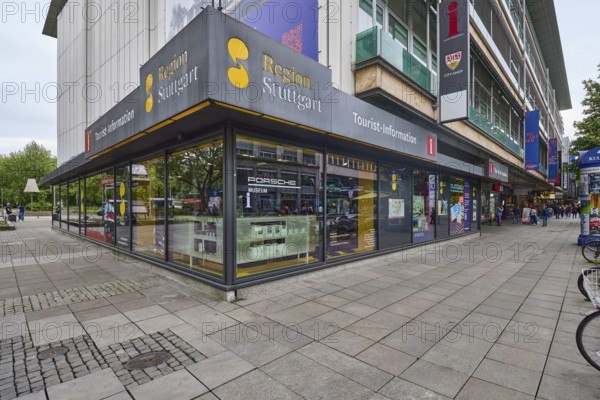 Tourist information centre, building, shop window, pavement made of paving slabs, pedestrian zone, cloudy, diffuse light, intersection Arnulf-Klett-Platz with Königstraße, Stuttgart, state capital, Stuttgart city district, Baden-Württemberg, Germany
