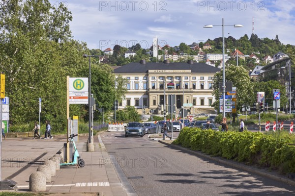 Bus stop Charlottenplatz position 5, StadtPalais - Museum für Stuttgart, Wilhelmspalais, architect Giovanni Battista Salucci, architectural style classicism, street, vehicles, lantern, building, trees, bushes, total view of the district Gänsheide, blue sky, cumulus clouds, Richard-von-Weizsäcker-Planie, B27, Charlottenplatz, Charlottenstraße, Holzstraße, Konrad-Adenauer-Straße, Stuttgart, state capital, urban district Stuttgart, Baden-Württemberg, Germany