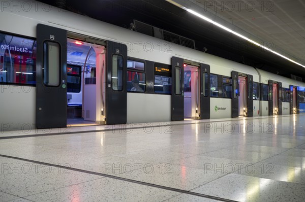 Stationary S-Bahn, train, class 420 generation 2025, doors open, empty, platform, stop, city centre station, public transport, movement effect, Stuttgart, Baden-Württemberg, Germany