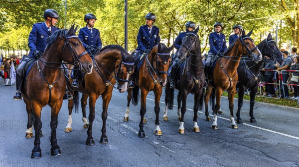 The Munich Police Riding Squadron, Entry of the Oktoberfest hosts, Oktoberfest, Munich, Upper Bavaria, Bavaria, Germany