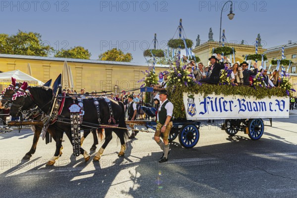Float of the Filser Buam from Munich, Trachten- und Schützenzug, Oktoberfest, Munich, Upper Bavaria, Bavaria, Germany